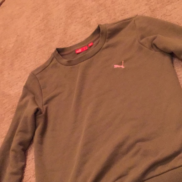 Woman’s small puma jacket/top - Picture 4 of 4